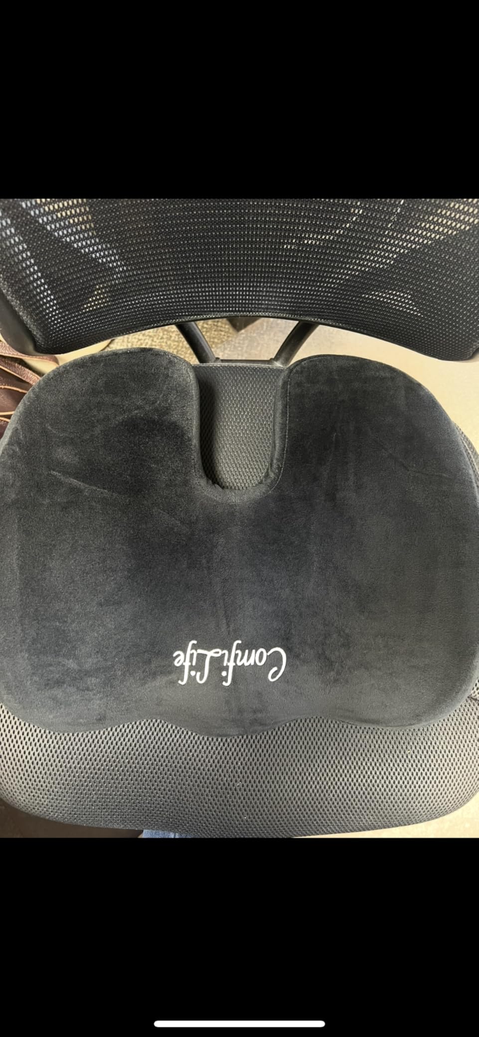 Extra Large Gel & Memory Foam Seat Cushion - Doctor Recommended Office Chair, Car Seat, Lifting Cushion - Back & Sciatica Pain Relief - Wide Seat Cushion for Big & Tall (Black) customer photo 2