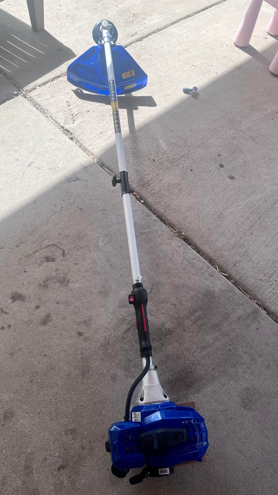 Wild Badger Power Gen2 26cc 2-Cycle Gas Weed Wacker, 4-in-1 Kit, 17-in Cut | 4 cutting attachments, plus extra trimmer line and a shoulder harness for trimming, brush cutting, hedges and branches. customer photo 2