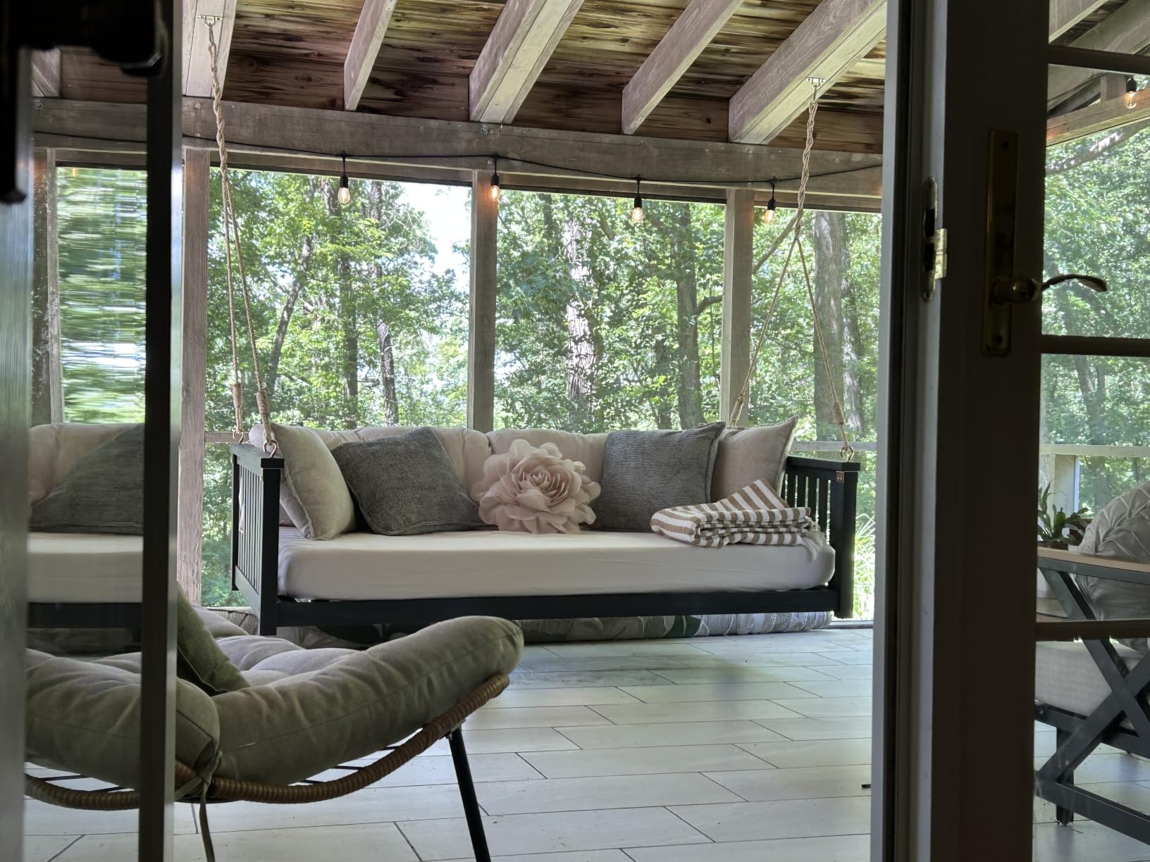 Outdoor Porch Swing Bed, Twin Size Acacia Wood Hanging Daybed with Hemp Ropes, Minimalist Patio Swing Bed for Garden, Backyard, Deck, 350 lbs Capacity (White) customer photo 1