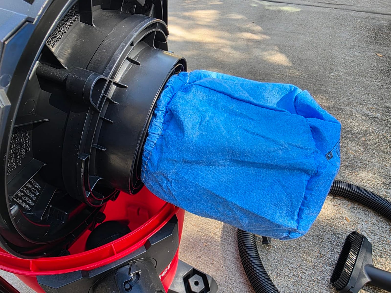 Vacmaster VCM408PF 1101 4-Gal 3.5 Peak HP Wet/Dry Vac Red customer photo 1
