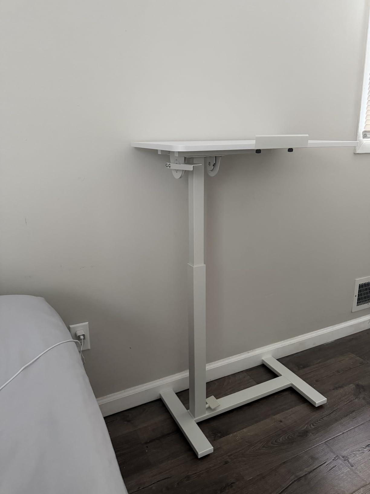 DUMOS Overbed Table with Wheels, Height-Adjustable Bedside Table, Black | Rolling standing desk with Pneumatic Lift, Portable mobile desk for Bed, Couch, Office, Sofa customer photo 1