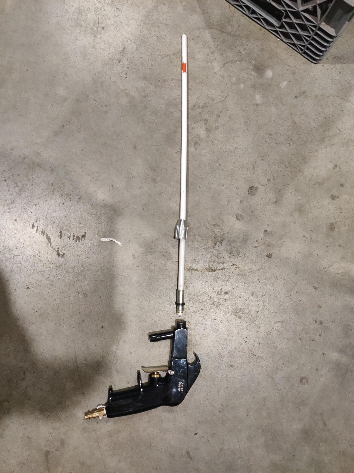 Sand Blaster with 10 Foot Hose, Sand Blast Gun, and Wrench - Siphon Feed (Campbell Hausfeld AT122601AV) , Black customer photo 1