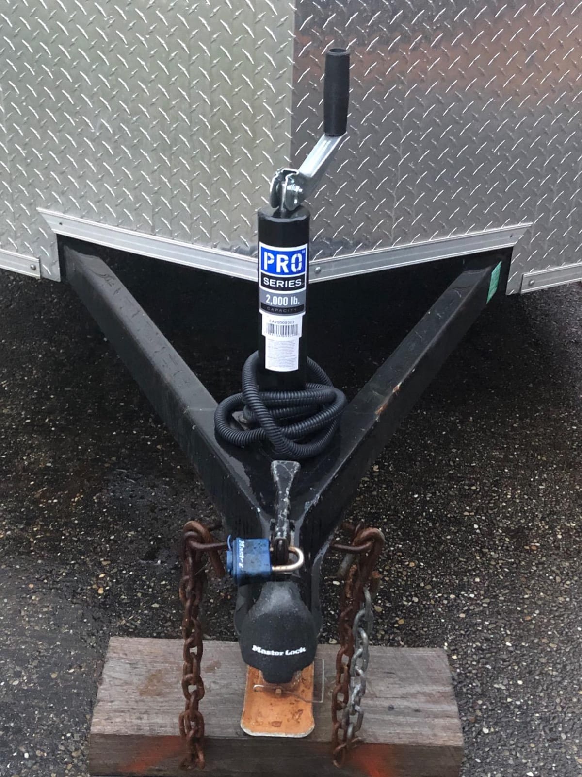 Master Lock Trailer Lock, Black Trailer Tongue Lock 379ATPY | Universal Trailer Coupler Lock Secures RVs, Campers, Boat and Utility Trailers from Theft, Resists Rust, 2 Keys, Black customer photo 1