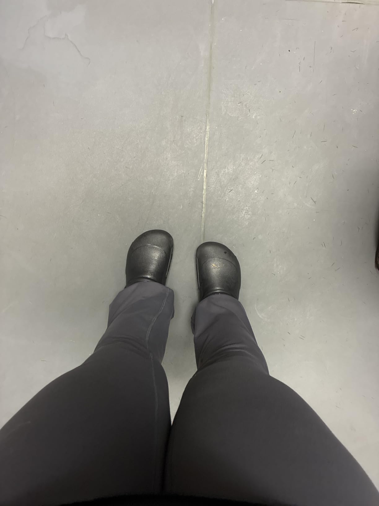 Crocs Unisex-Adult Bistro Work Clogs, Enclosed Toe, Slip Resistant Shoes customer photo 1