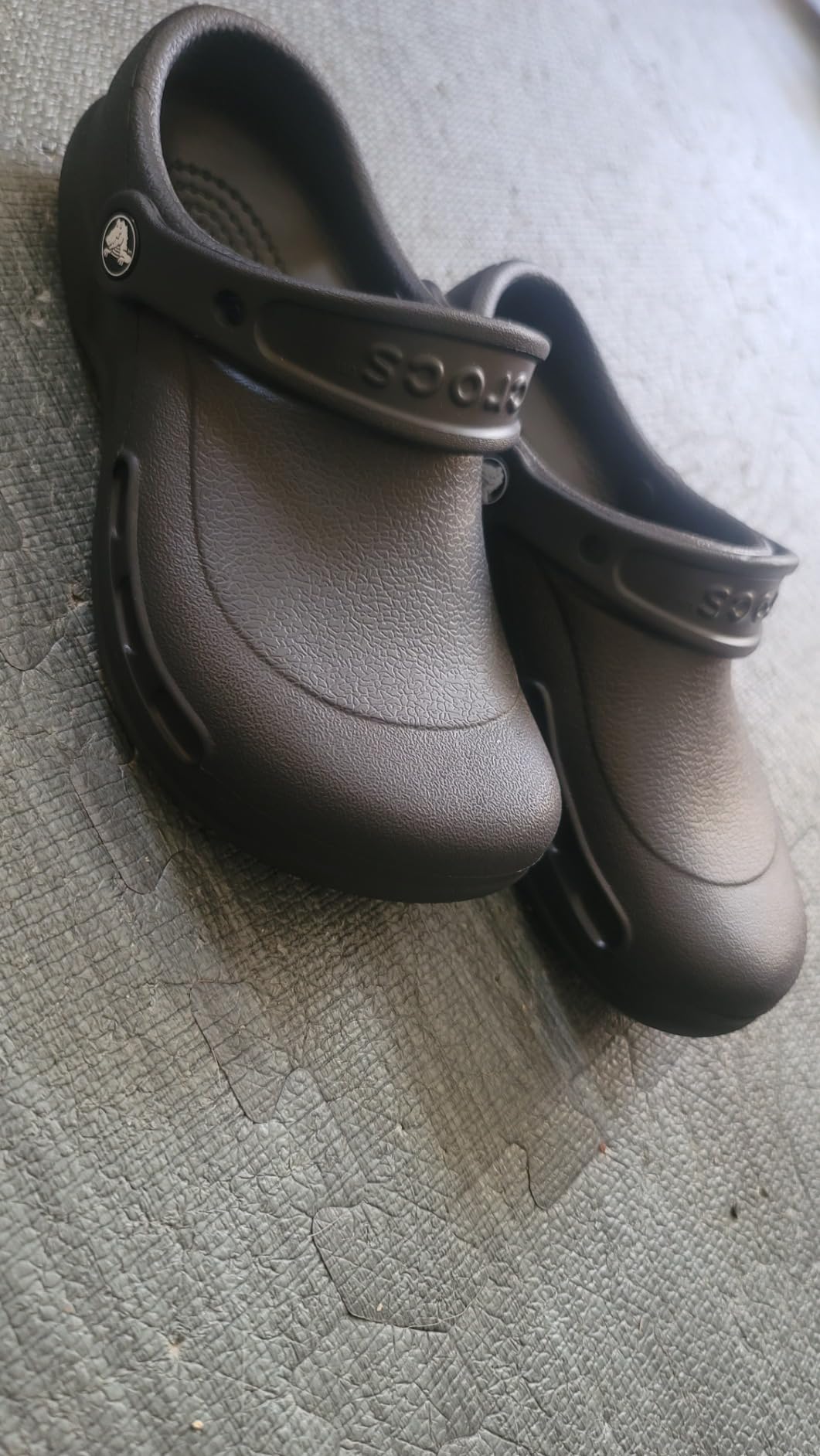 Crocs Unisex-Adult Bistro Work Clogs, Enclosed Toe, Slip Resistant Shoes customer photo 2