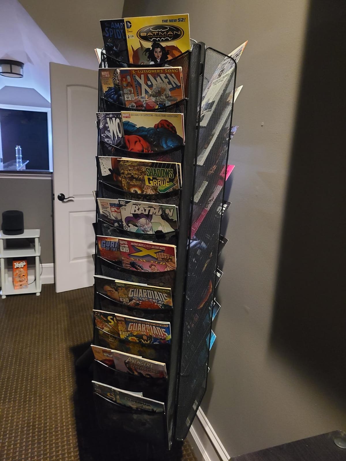 Safco Onyx Rotating Mesh Magazine Holder, Display Rack with 30 Pockets, Brochure Organizer, Commercial-Grade Steel Construction, Black customer photo 2