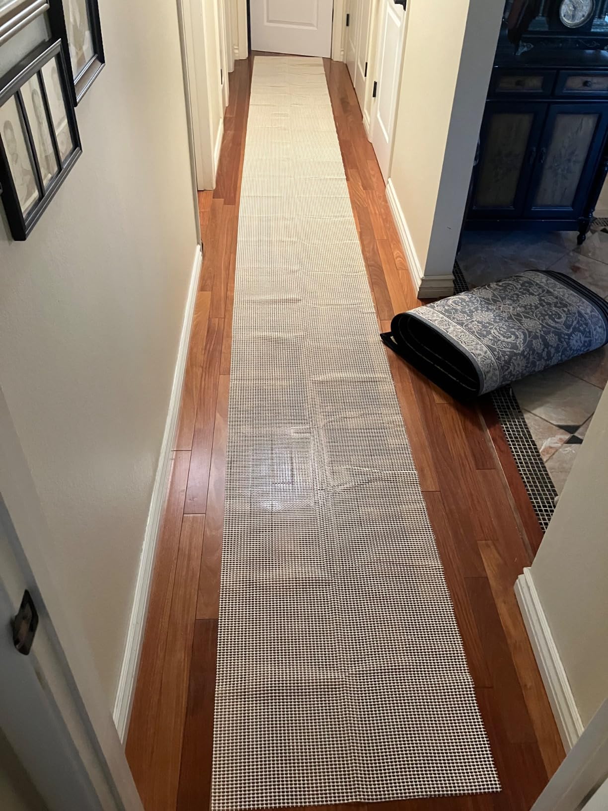 SAFAVIEH Non Slip Anti Skid Grippy Stay in place Rug Pad Under Carpet, Stable on all Hard Floors (9' x 12') customer photo 2