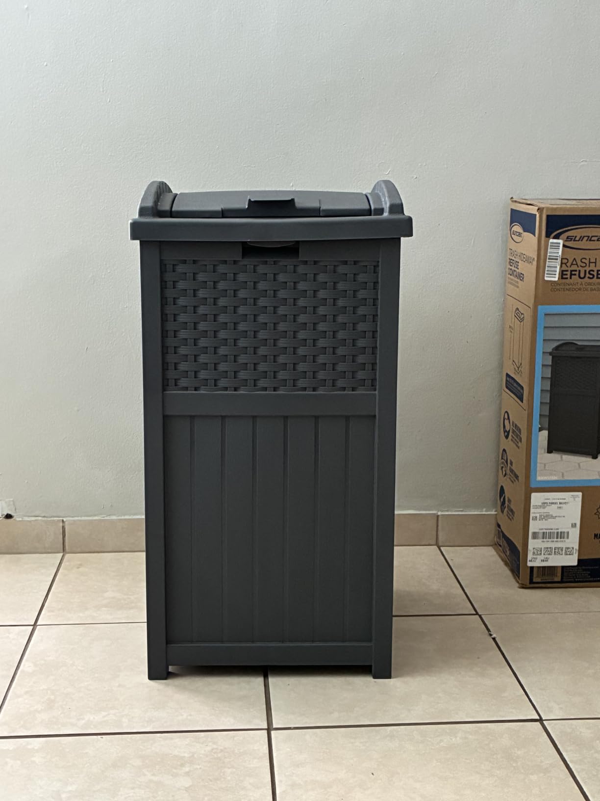Suncast 33 Gallon Commercial Outdoor Trashcan Hideaway with Lid for 30 to 33 Gallon Trash Bags for Garage, Backyard, or Garden, Brown customer photo 2