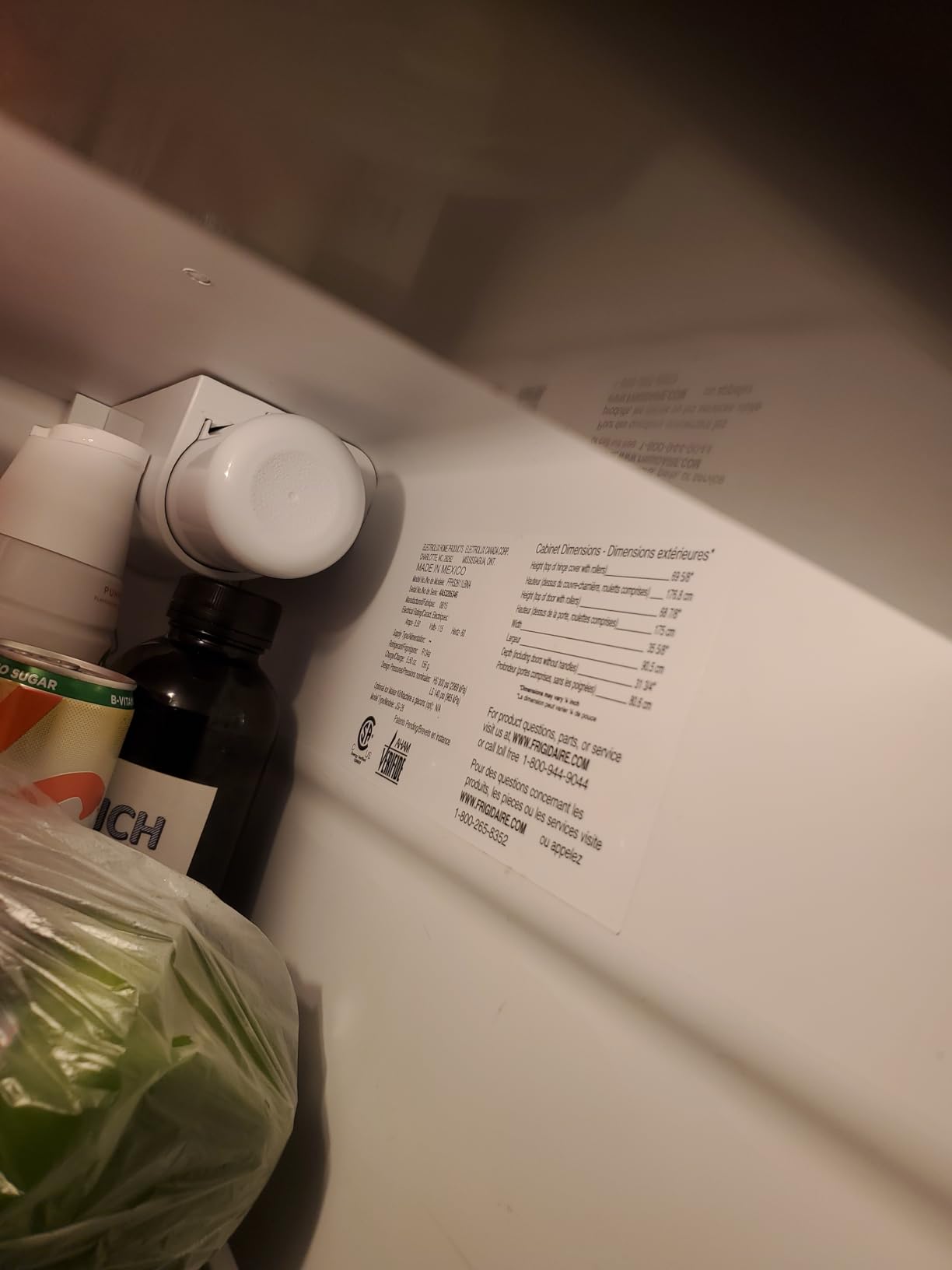 Frigidaire WF3CB Refrigerator Water Filter Replacement, White customer photo 2