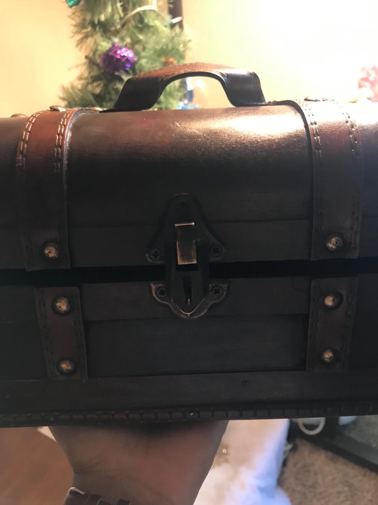 Vintiquewise Decorative Wooden Treasure Chest Keepsake Box Large Memory Trunk, Wood Lock Box, Treasure Chest Box for Kids & Adults customer photo 2