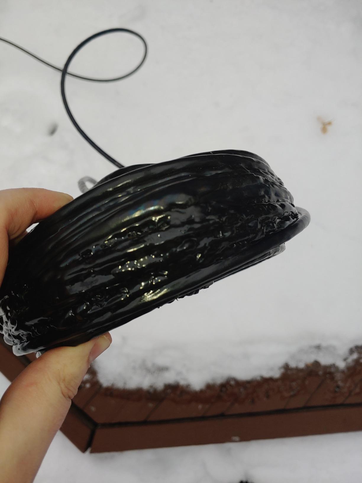 Frost King Electric Roof Cable Kits RC200, 120V x 1000W x 200-feet, Black customer photo 2