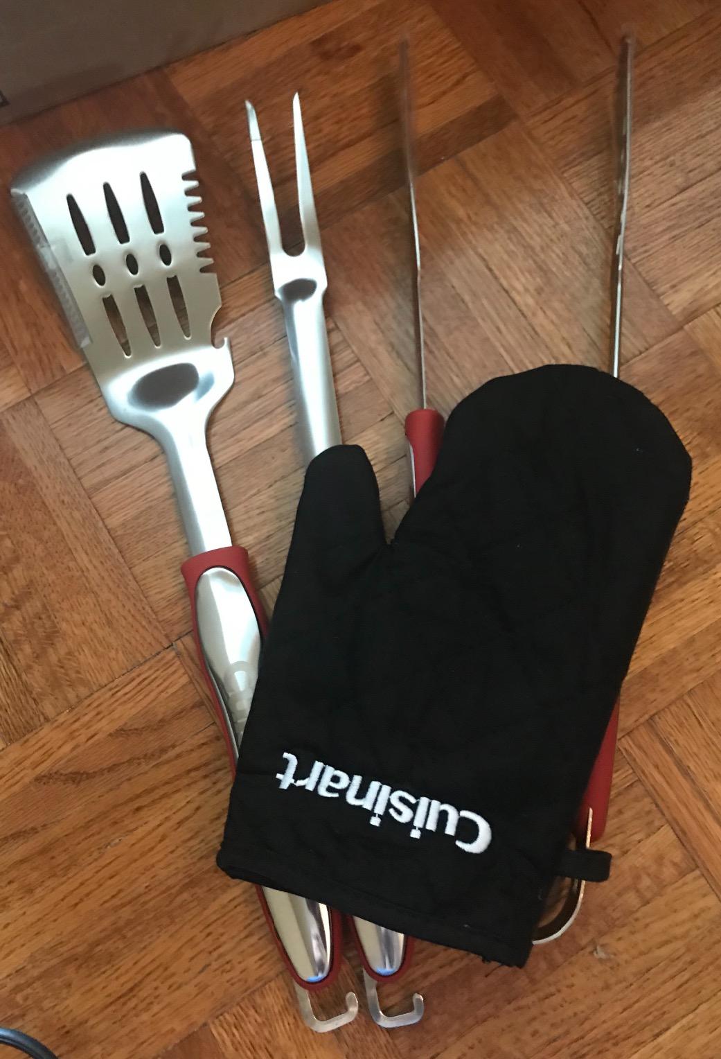 Cuisinart 3‑Piece Stainless Steel BBQ Grilling Tool Set with Grill Glove – Outdoor Grill Accessories, Perfect Grilling Gift for Men, Dads & Grill Masters, CGS-134 customer photo 2