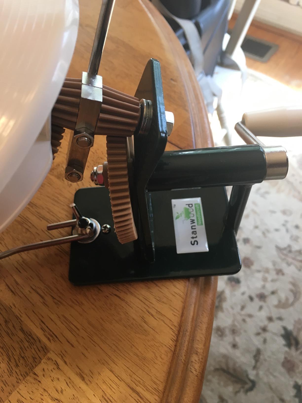 Stanwood Needlecraft Large Metal Yarn/Fiber/Wool/String Ball Winder - 10 oz customer photo 2