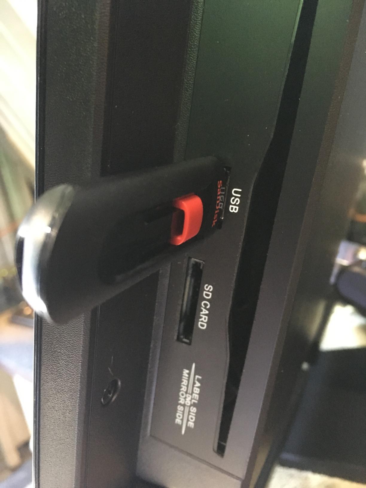 Supersonic SC-2412 24-Inch HDTV & Monitor with Built-in DVD Player, 1080p,Vibrant Colors, HDMI/USB/AC Ports, TV-to-PC Transition, and AC/DC Compatibility customer photo 2