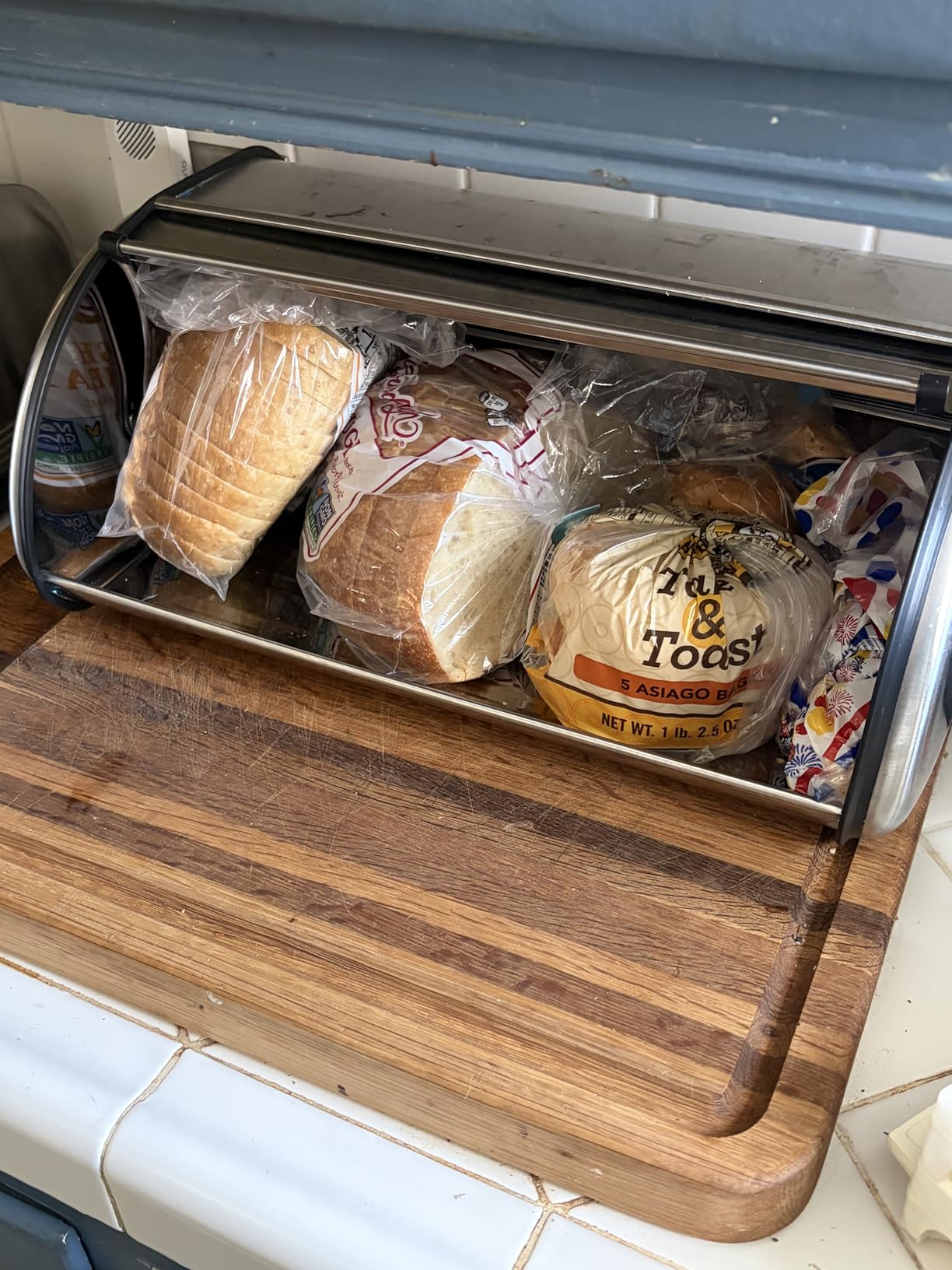 Oggi Stainless Steel Roll Top Bread Box for Kitchen Countertop with Stainless Steel Lid - Fits Multiple Large Loaves of Bread and Other Freshly Baked Goods Including Cookies, Bagels, Muffins customer photo 2