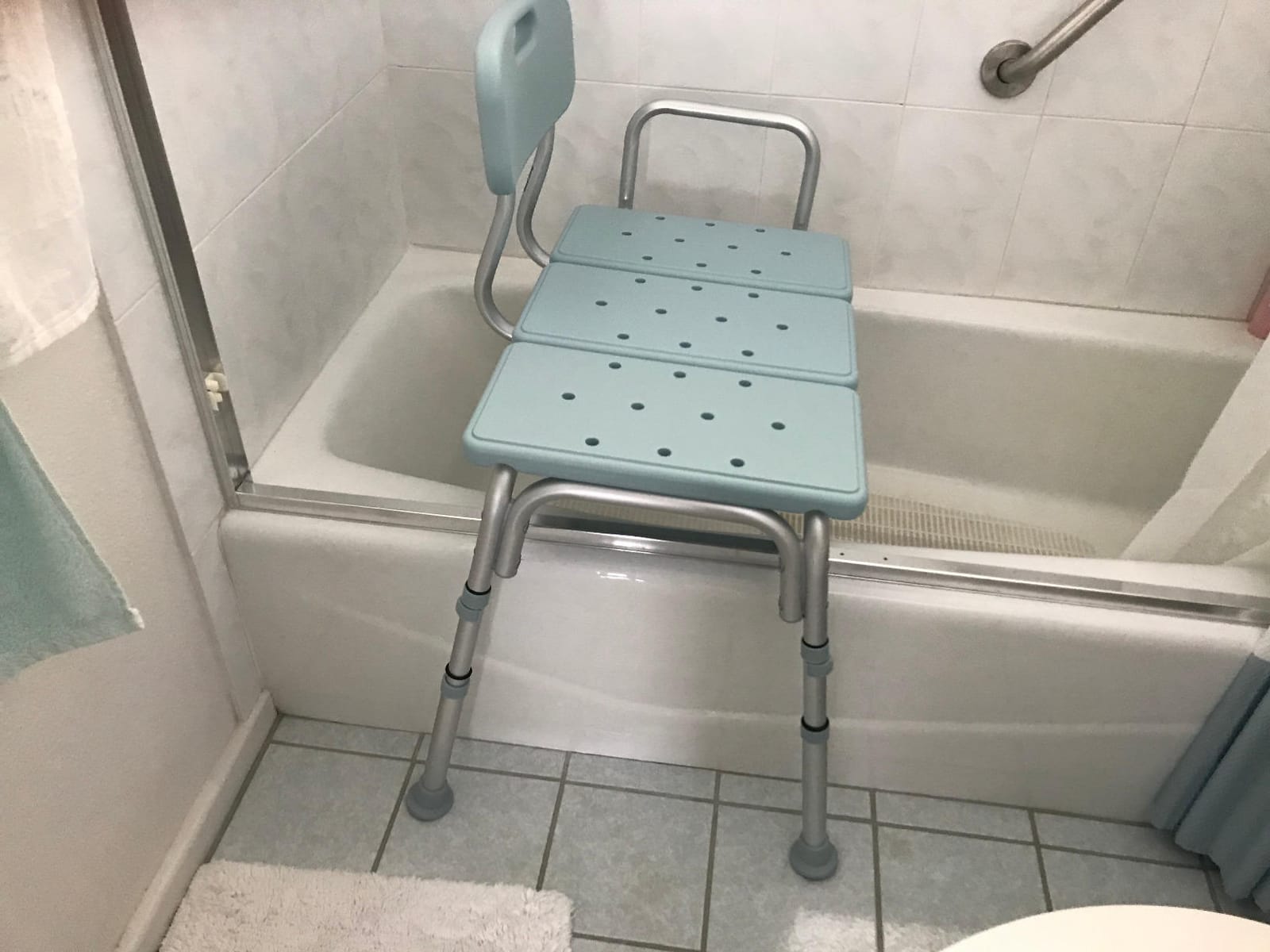 Medline Tub Transfer Bench and Shower Chair with Microban Antimicrobial Protection, Adjustable Shower Bench and Bath Seat For Seniors And Elderly, 350 lb. Weight Capacity, Light Blue customer photo 2