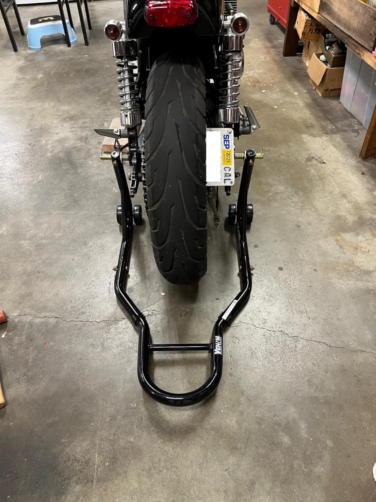 Venom SportBike Motorcycle Stand Lift, Rear Wheel Swingarm Paddle Stand, 850lbs Capacity Universal Paddock Lift Jack Stand, L Adapter, Compatible With Most Yamaha Honda Kawasaki Suzuki BMW Motorcycles customer photo 1