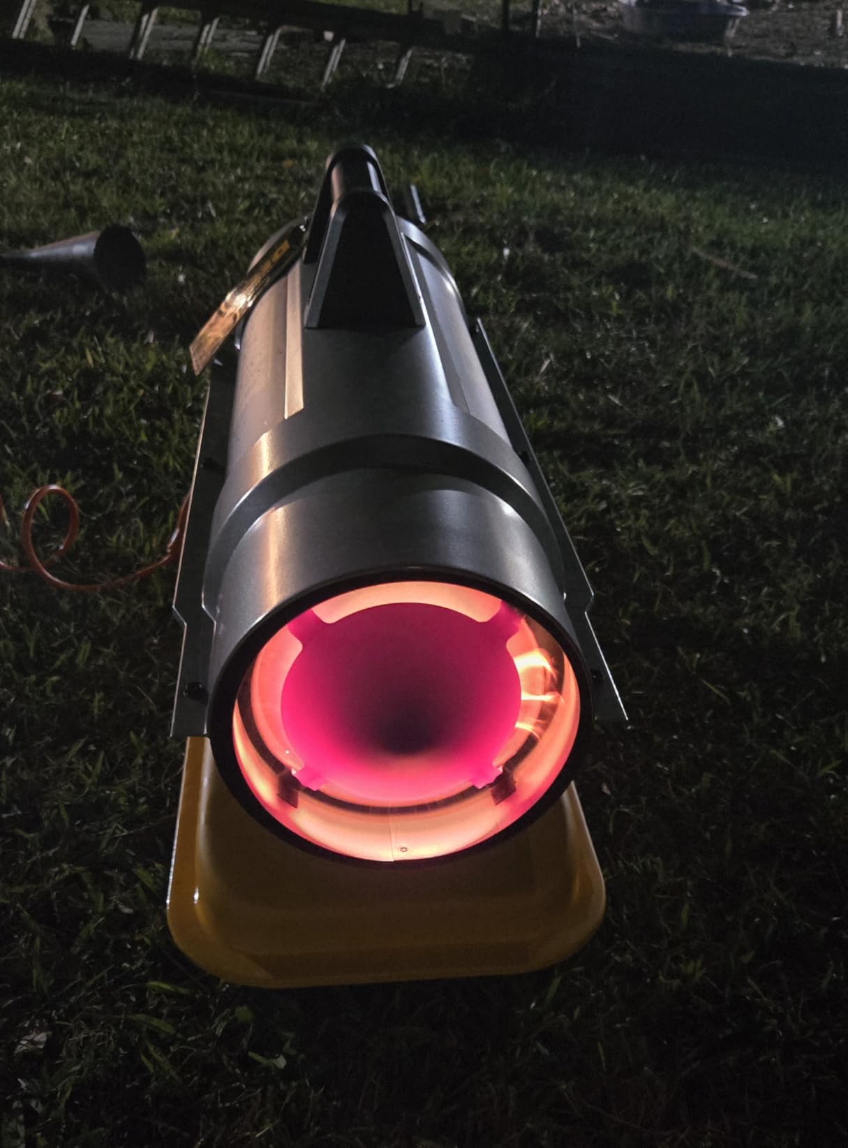 DEWALT 80,000 BTU 2,000 sq ft Forced Air Diesel/Kerosene Portable Heater customer photo 2