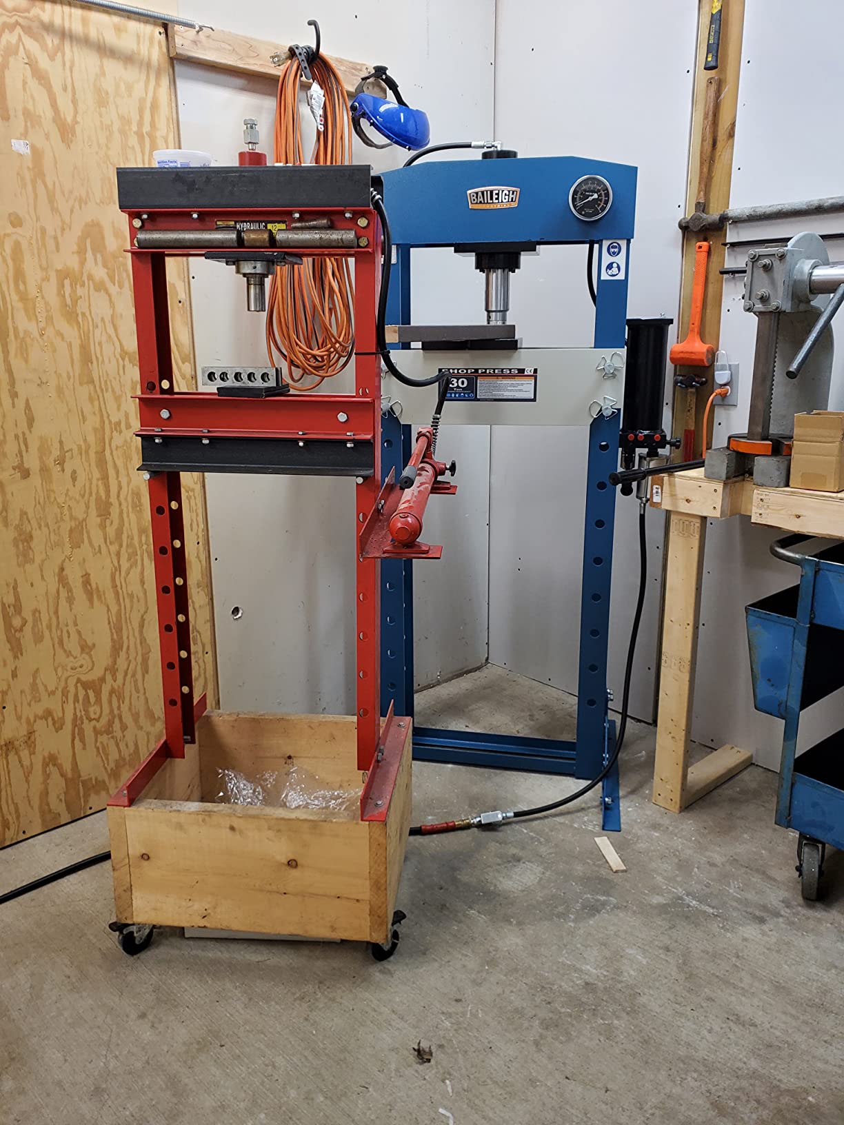 Baileigh 30-Ton H-Frame Pneumatic Shop Press (Model HSP-30A) customer photo 1