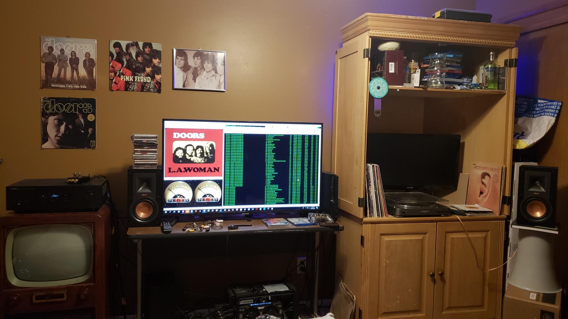 Klipsch R-15M Bookshelf Speaker (Pair) customer photo 1