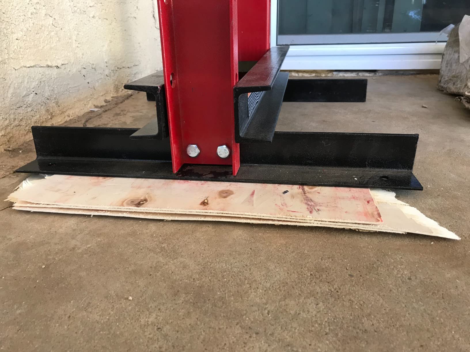 Strongway 40-Ton Pneumatic Shop Press with Gauge and Winch customer photo 1