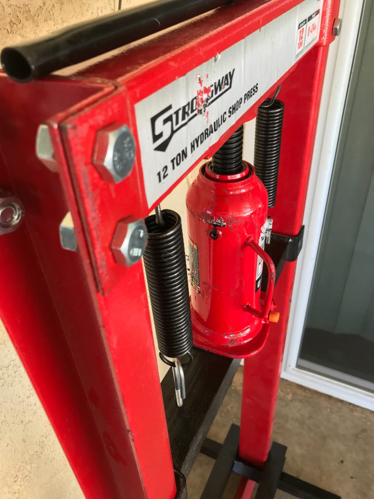 Strongway 40-Ton Pneumatic Shop Press with Gauge and Winch customer photo 2