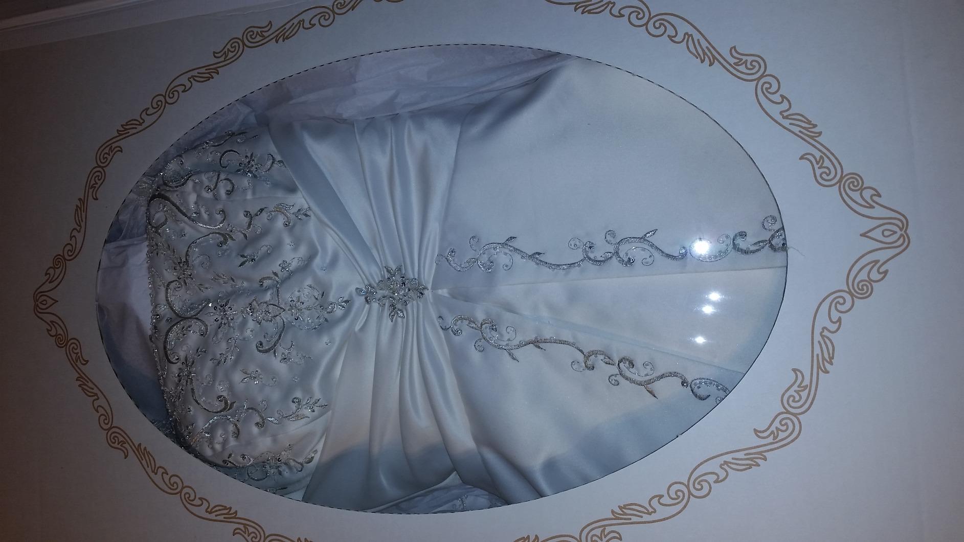 Foster-Stephens White Heirloom Wedding Gown Storage and Preservation Box | Storage for Wedding Gowns customer photo 1