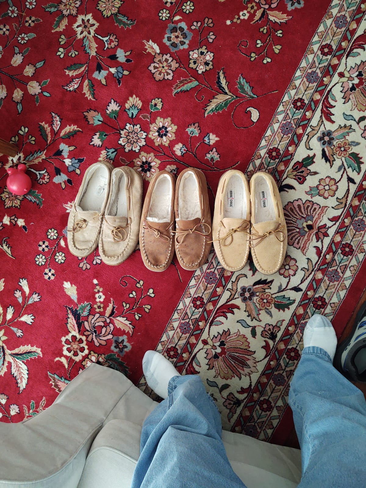 Minnetonka Men's Sheepskin Hardsole Slipper customer photo 1