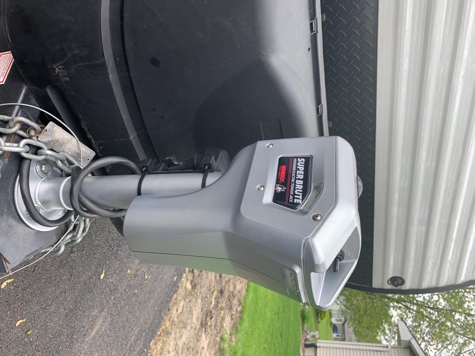 Husky Towing 82022 Super Brute Electric Trailer Tongue Jack, 5000 lb Capacity, 18 Inch Travel, with Remote and 3 LED Lights, Bright Silver customer photo 2