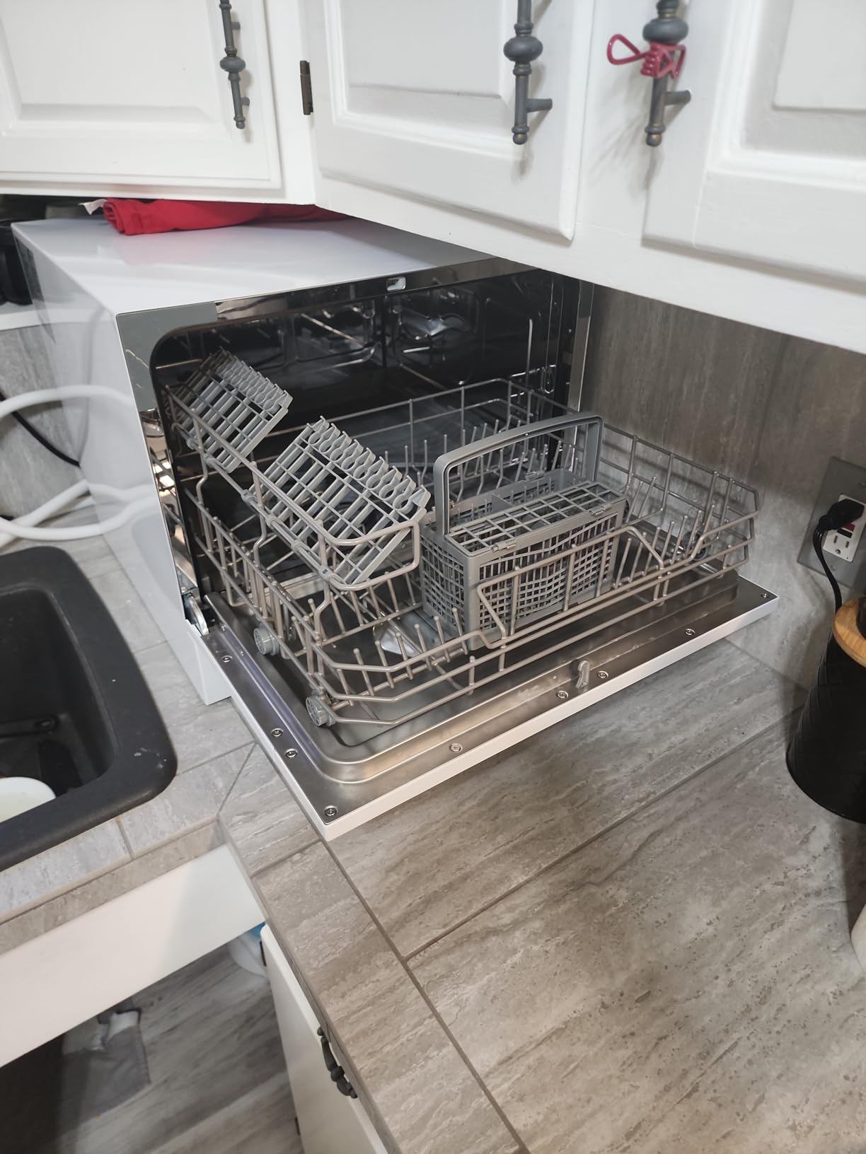 Hamilton Beach HBDW3208 Counter Top Portable Dishwasher, 6 Place Settings, White customer photo 2