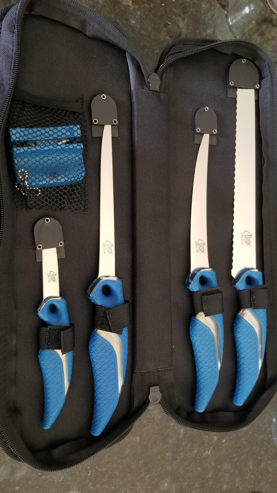 CUDA 6 Piece Knife & Sharpener Set 4 Knives with Corrosion-Resistant Stainless Steel Blade & Non-Slip Grips, 2-in-1 Knife Sharpener & Ballistic Nylon Carry/Storage Case Included customer photo 2