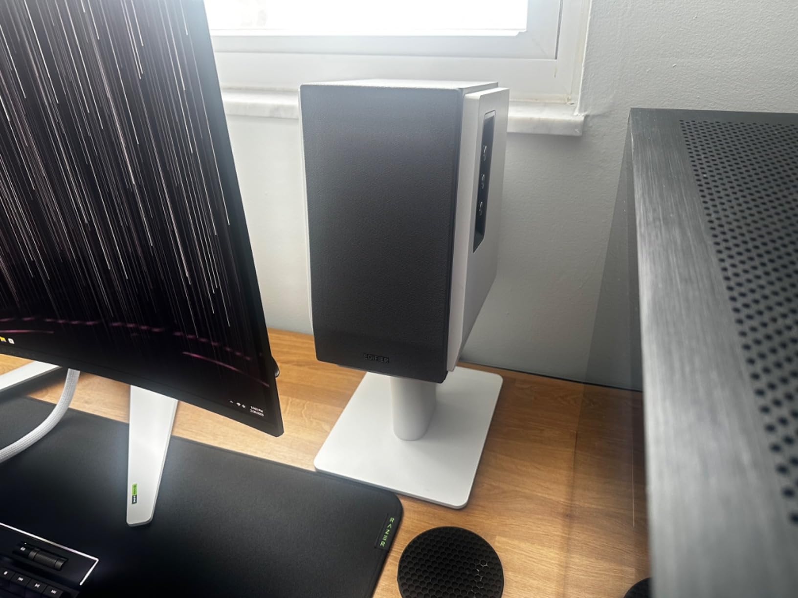 Edifier R1700BT Bluetooth Bookshelf Speaker - Active Near-Field Studio Monitors - Powered Speaker 2.0 Setup Wooden Enclosure - 66w RMS customer photo 1