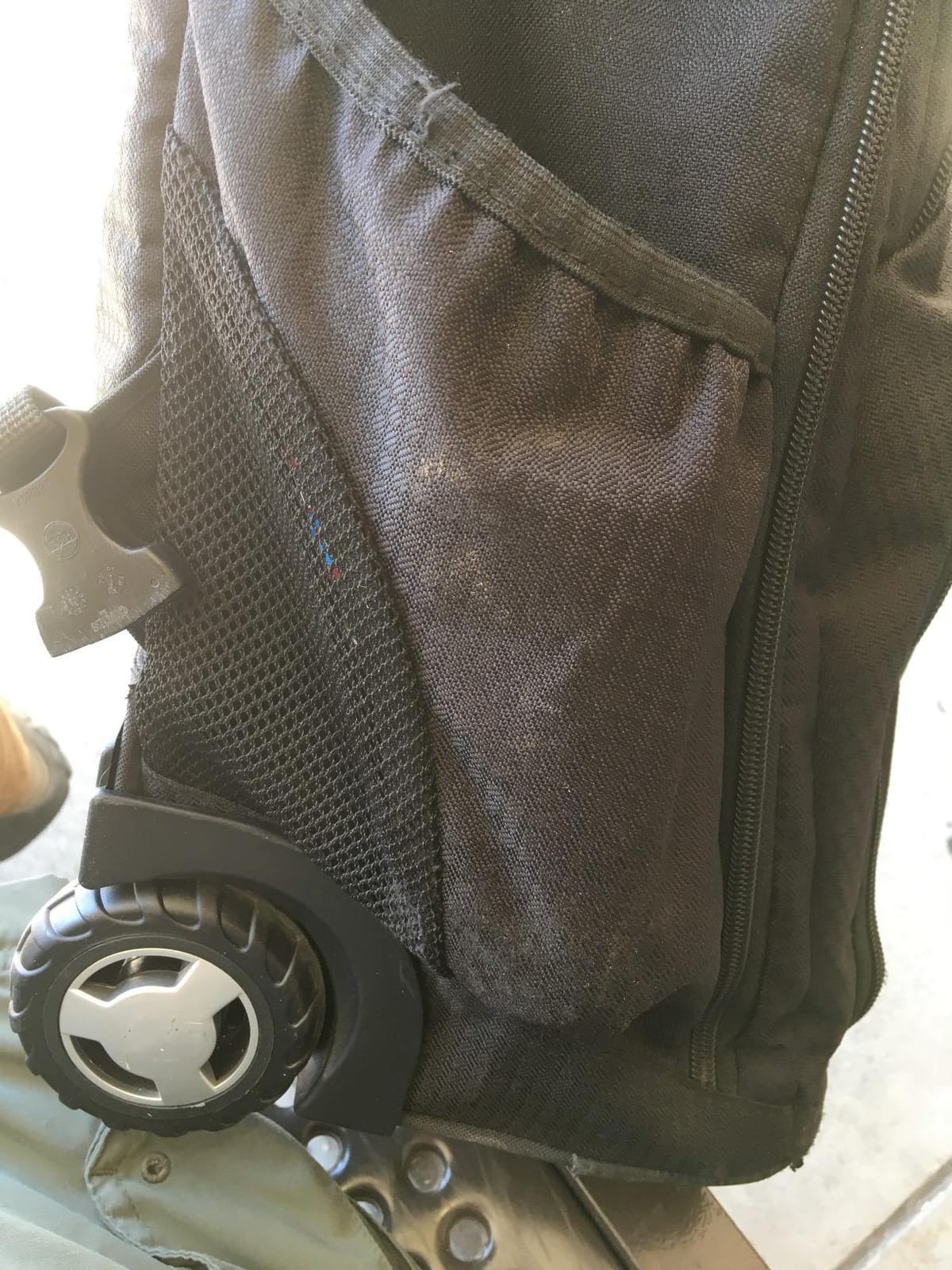High Sierra Freewheel Wheeled Laptop Backpack, True Navy, 20.5 x 13.5 x 8-Inch customer photo 2