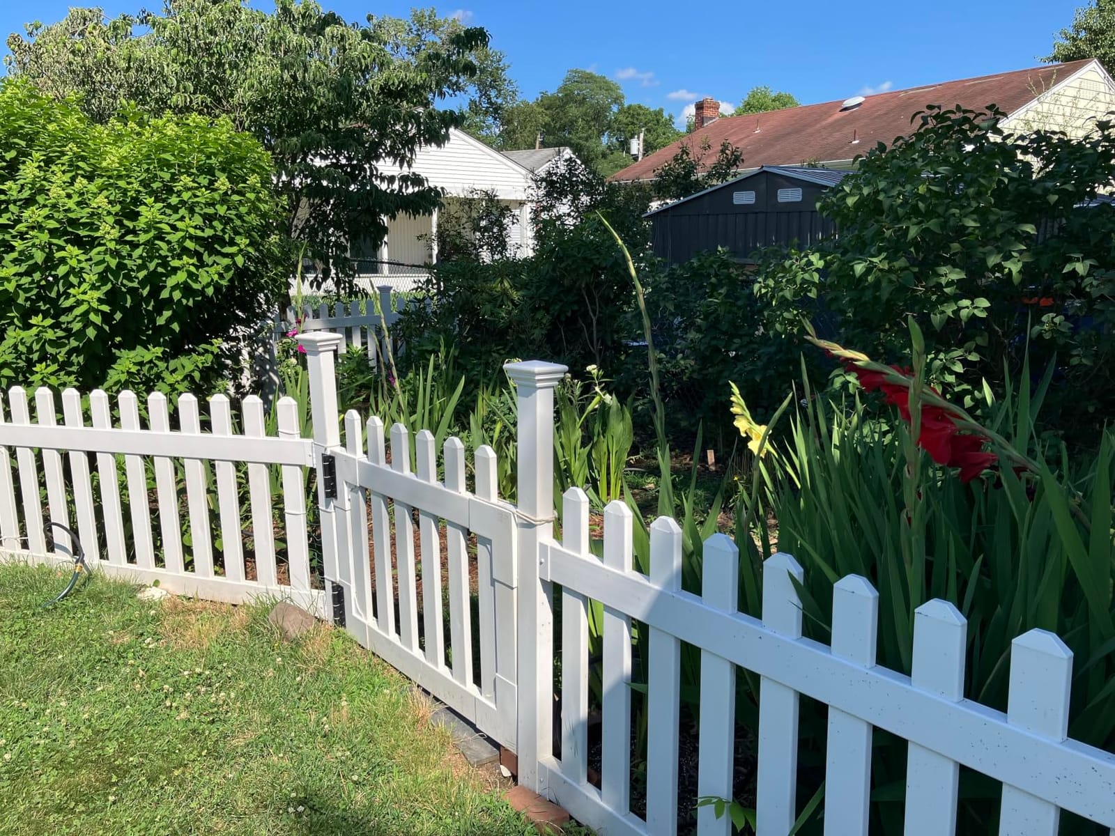 WamBam Newport Picket Fence, White Vinyl DIY No Dig Kit customer photo 1