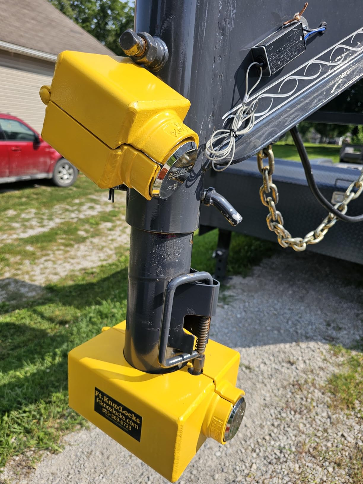 Ft. Knox Locks Gooseneck Trailer Coupler Lock for Round Tube Couplers with 2 Trimax Puck Locks - Bolt Cutter & Crowbar Proof customer photo 1
