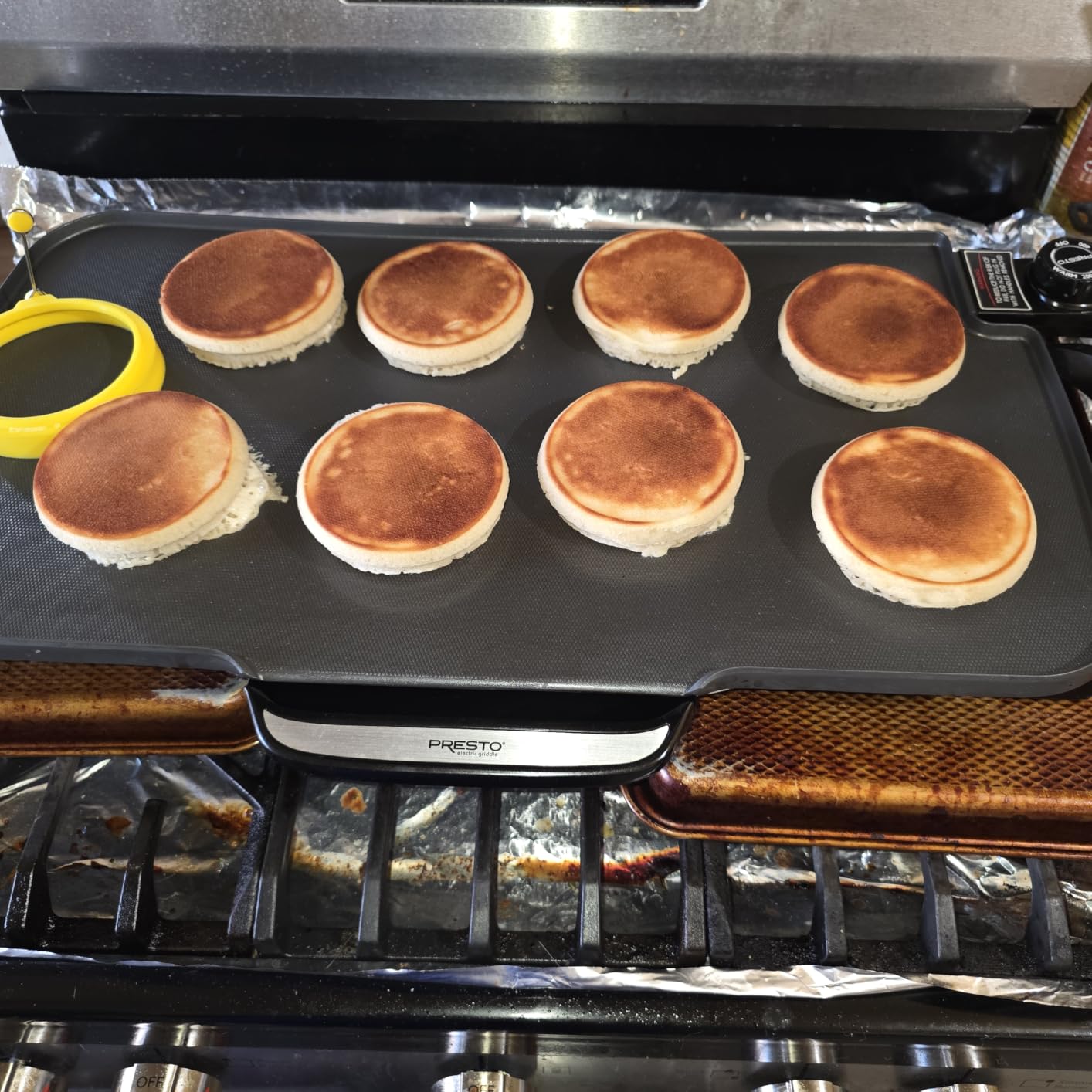 Presto 07062 22-Inch Ceramic Electric Griddle with Removable Handles customer photo 2