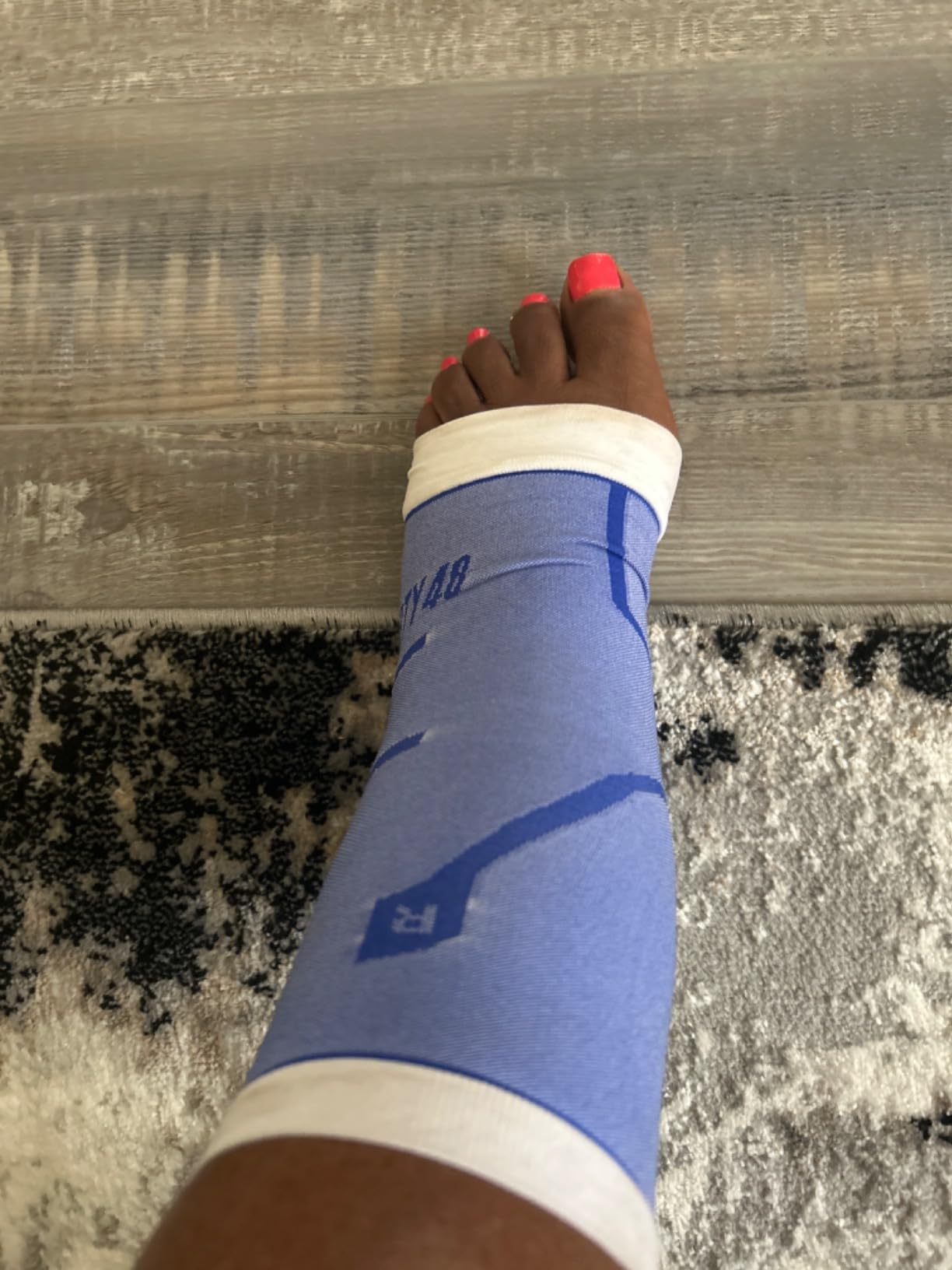 Thirty48 Plantar Fasciitis 20-30 mmHg Ankle Compression Socks, Foot Brace customer photo 2