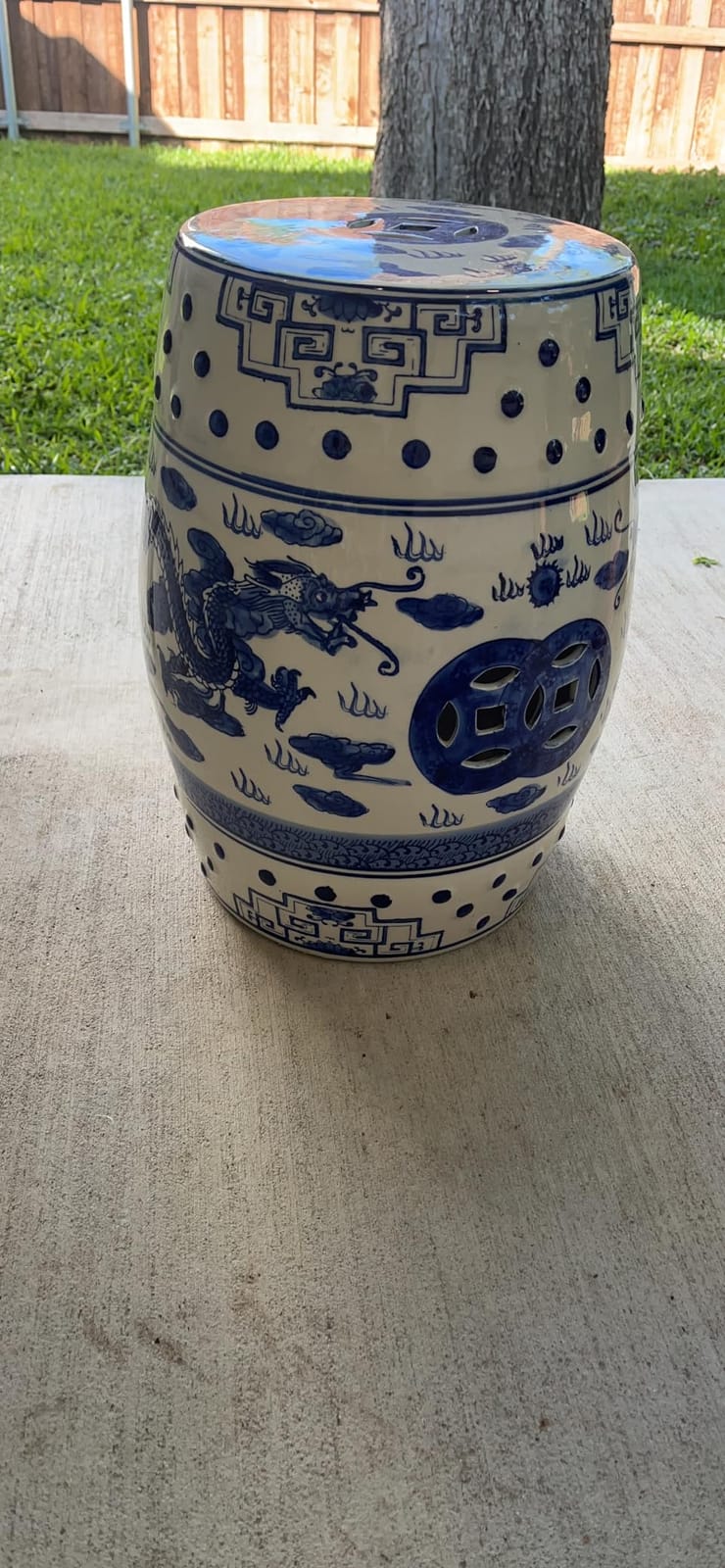 SAFAVIEH Furniture - Dragon's Breath Decorative Garden Stool - Blue - Ceramic customer photo 1