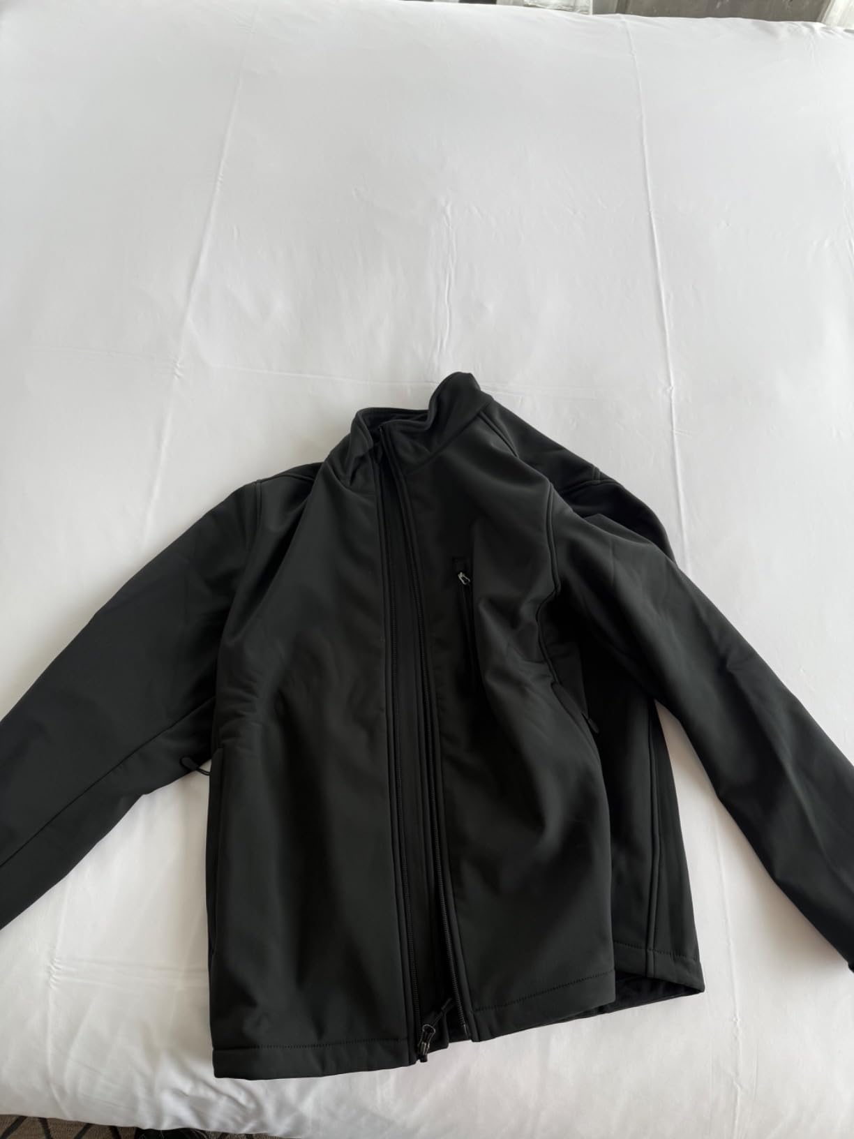 Amazon Essentials Men's Water-Resistant Softshell Jacket customer photo 2
