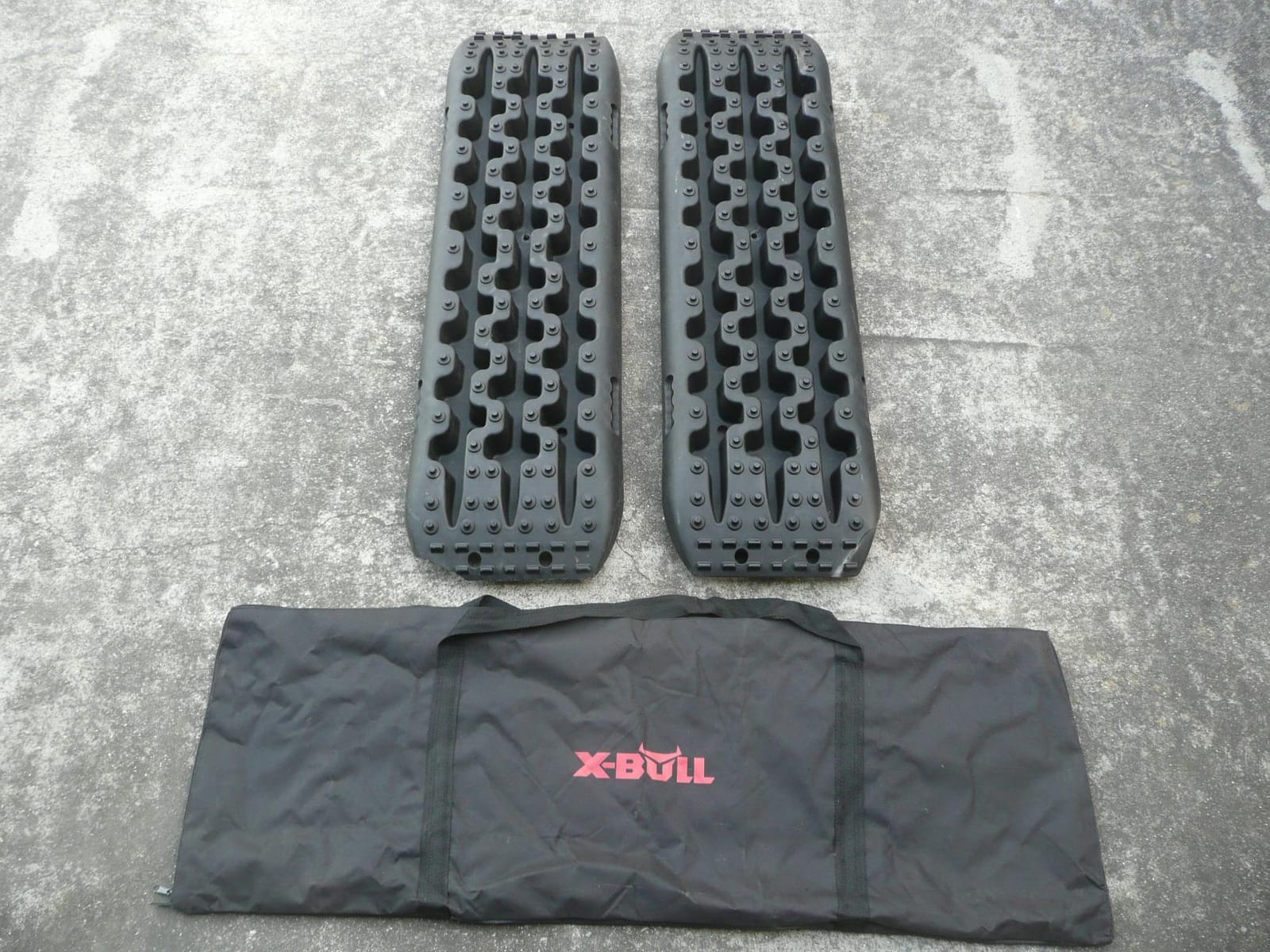X-BULL New Recovery Traction Tracks Sand Mud Snow Track Tire Ladder 4WD (Black,3gen) customer photo 1