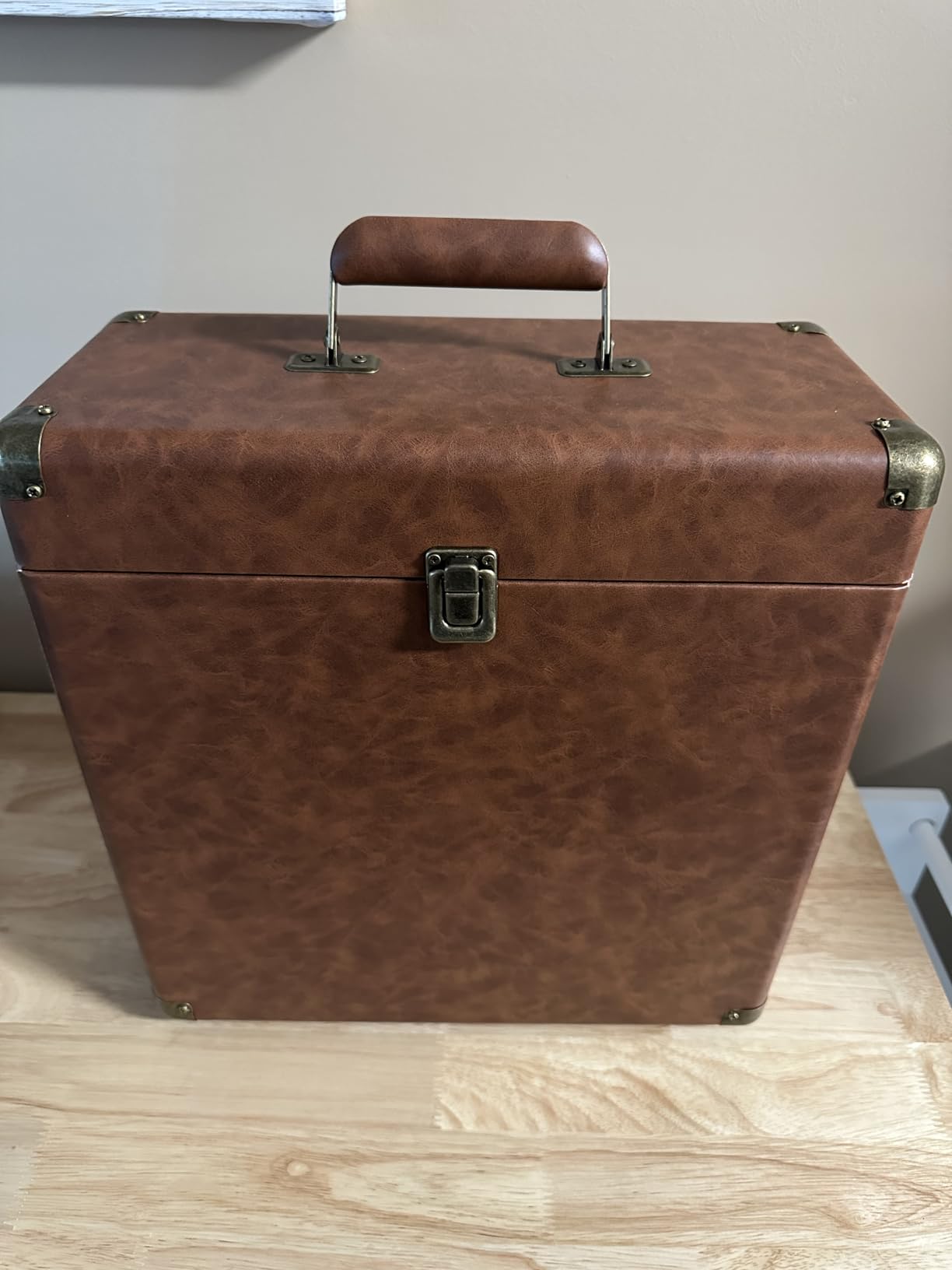 Victrola Collector - Vinyl Record Storage Case, Holds 30+ LPs - Black customer photo 1