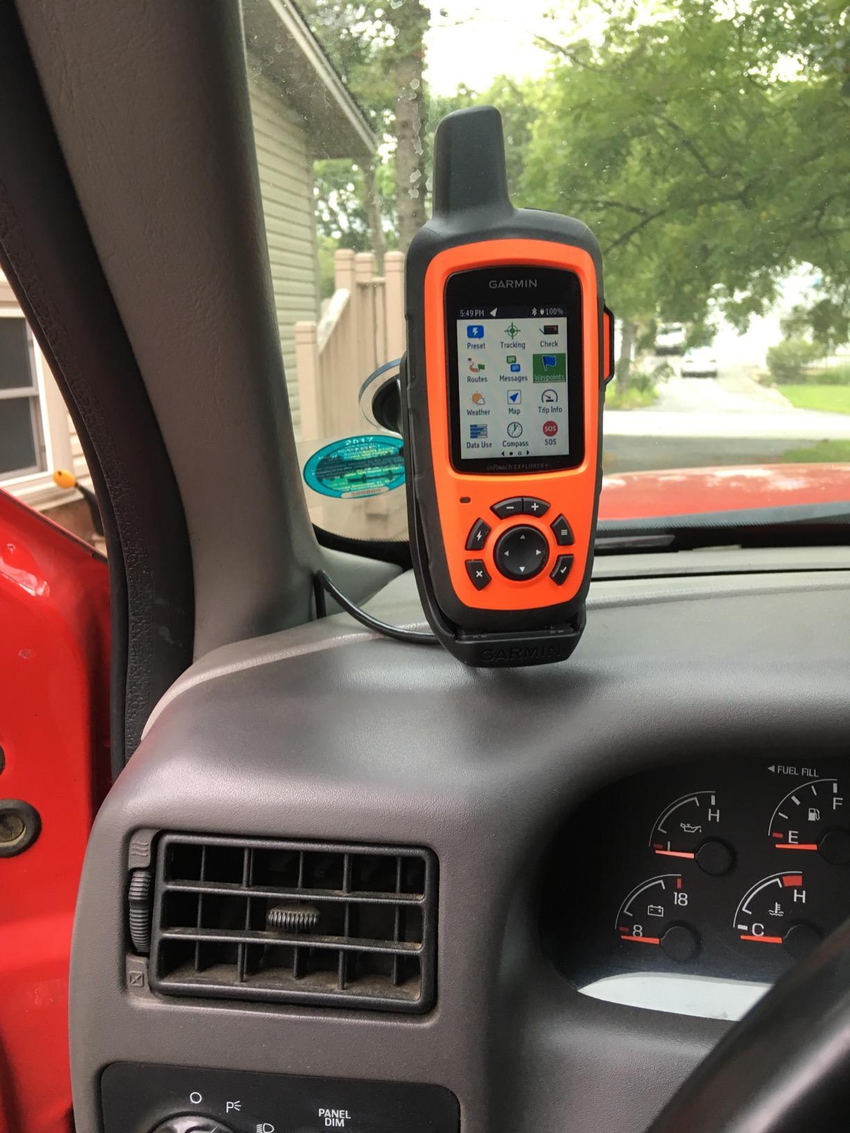 Garmin inReach Explorer+, Handheld Satellite Communicator with TOPO Maps and GPS Navigation (Renewed) customer photo 2