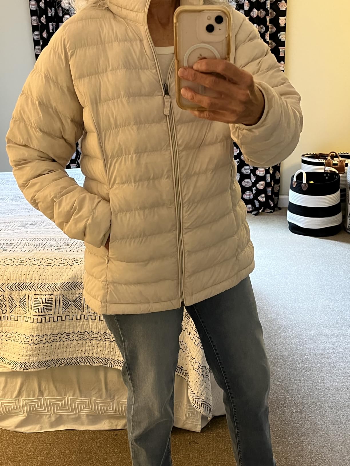 Amazon Essentials Women's Lightweight Long-Sleeve Water-Resistant Packable Puffer Jacket (Available in Plus Size) customer photo 2