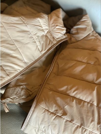 Amazon Essentials Men's Packable Lightweight Water-Resistant Puffer Jacket (Available in Big & Tall) customer photo 1