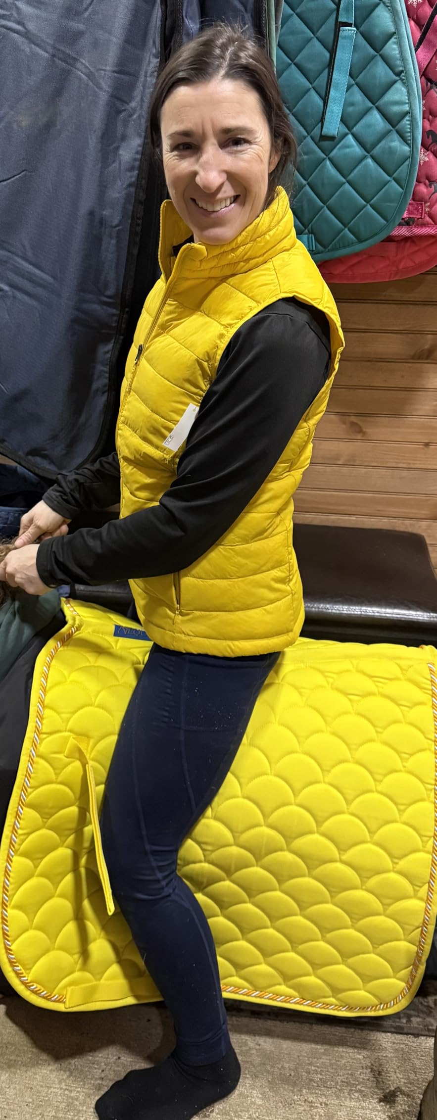 Amazon Essentials Women's Lightweight Water-Resistant Packable Puffer Vest customer photo 1