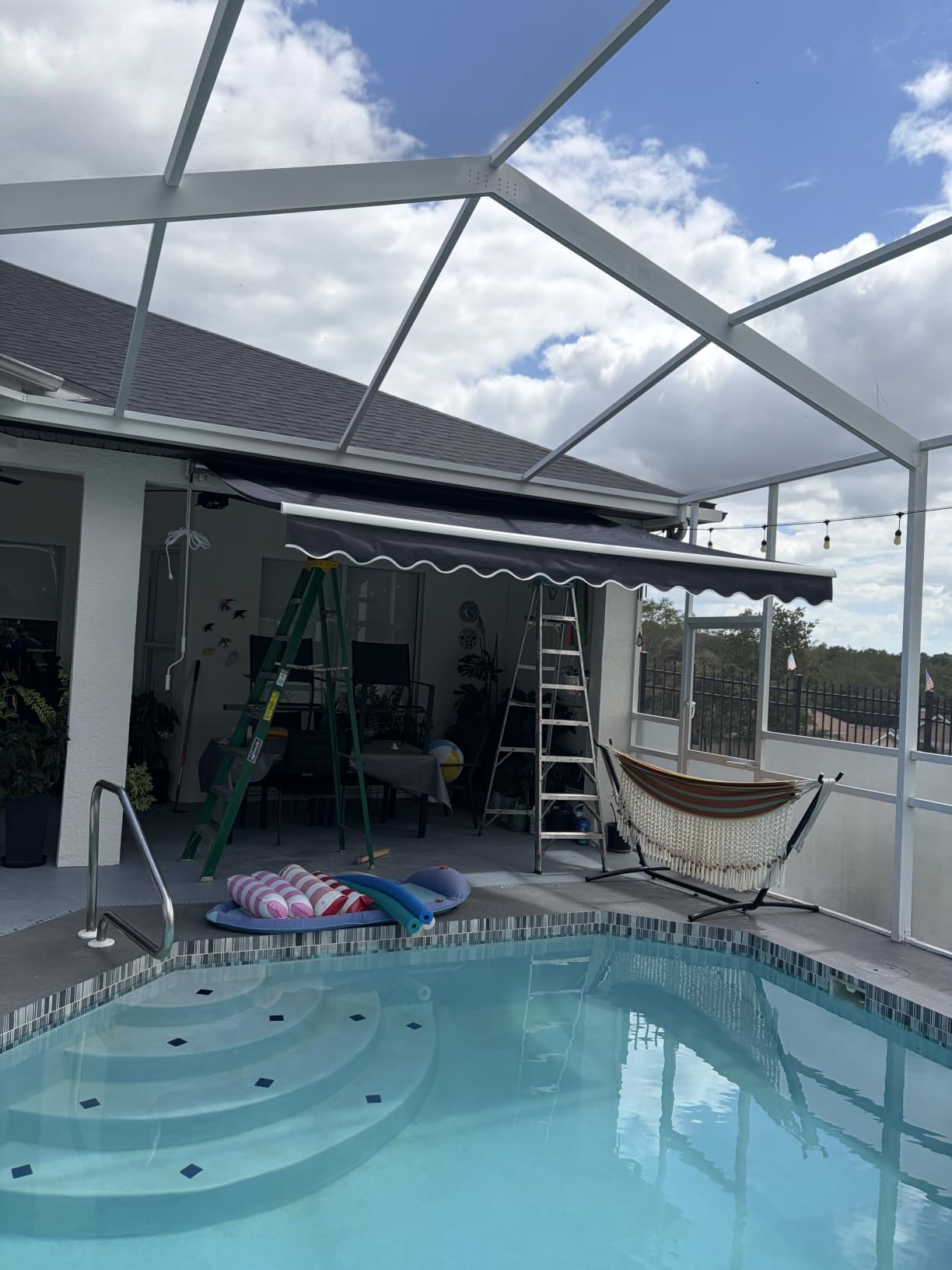 ALEKO Electric Patio Awning Caribbean White Frame 13x10 Gray customer photo 1