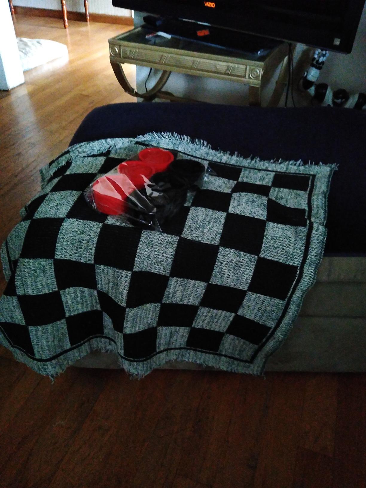 Lulu Home Jumbo Checkers, Giant 3-in-1 Checkers Game Rug Board Game Set, 2 Players customer photo 2