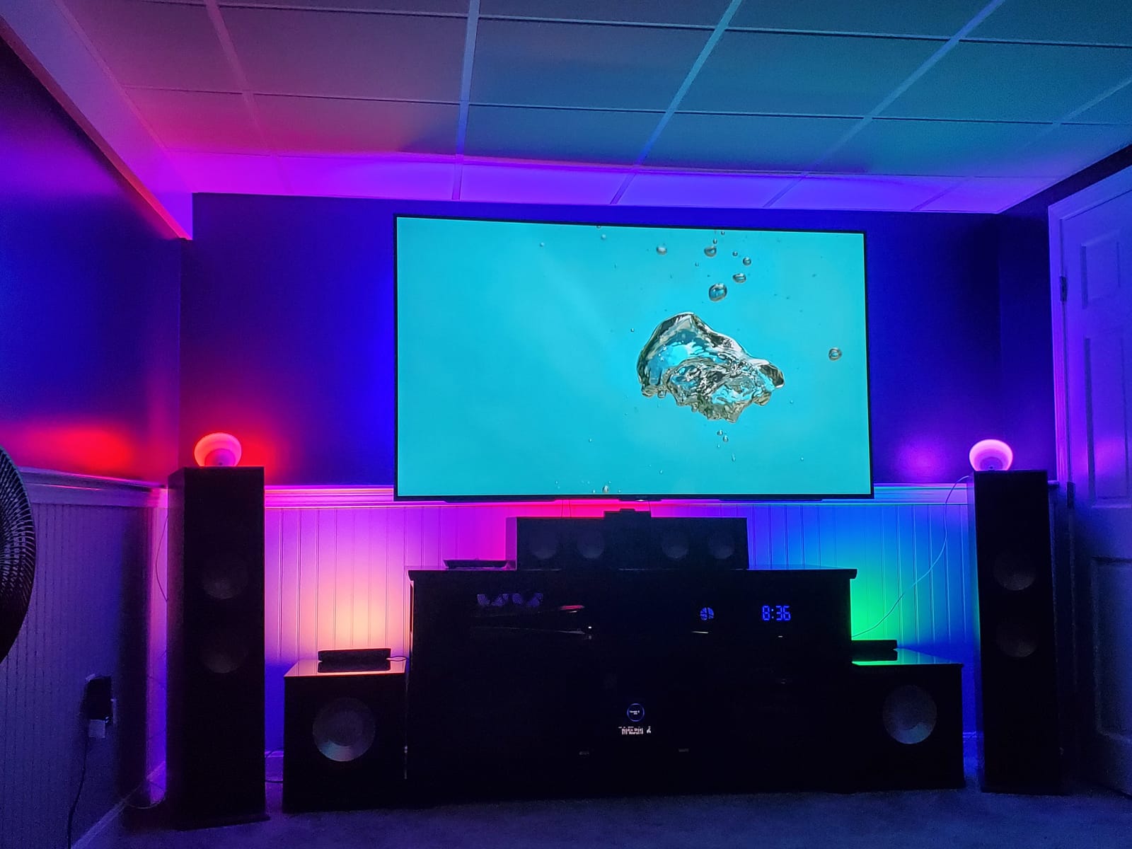 Philips Hue Play Smart Light Bar Base Kit, 2-Pack, Black customer photo 1