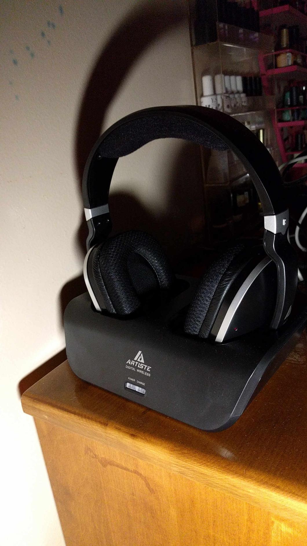 MONODEAL Wireless TV Headphones, Over Ear Headsets for TV Watching customer photo 2