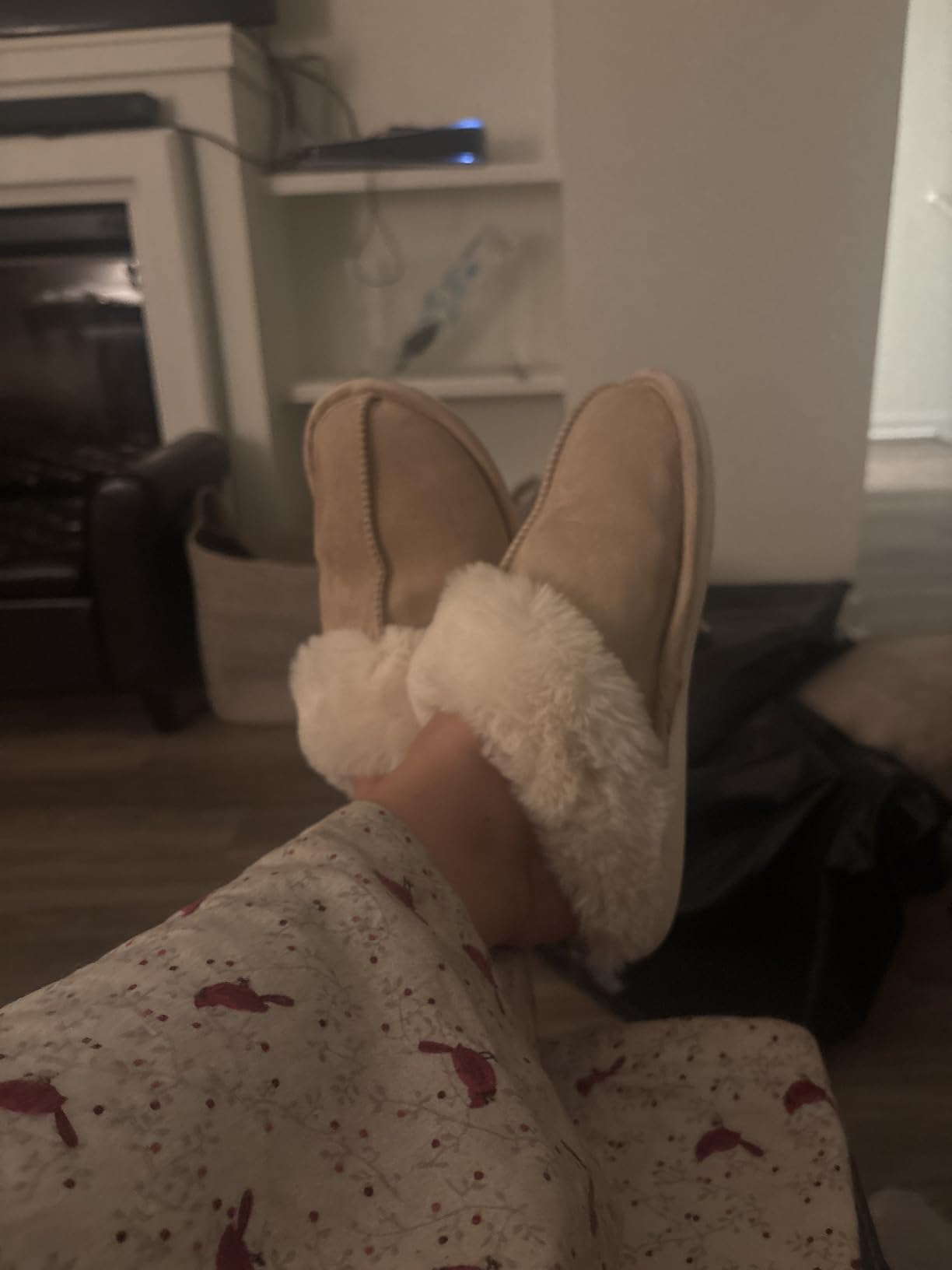 Donpapa Womens Fuzzy Slippers Memory Foam Warm Cozy Indoor House Shoes customer photo 2